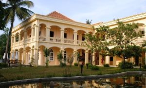 Life Resort Hoian -French colonial architecture.jpg